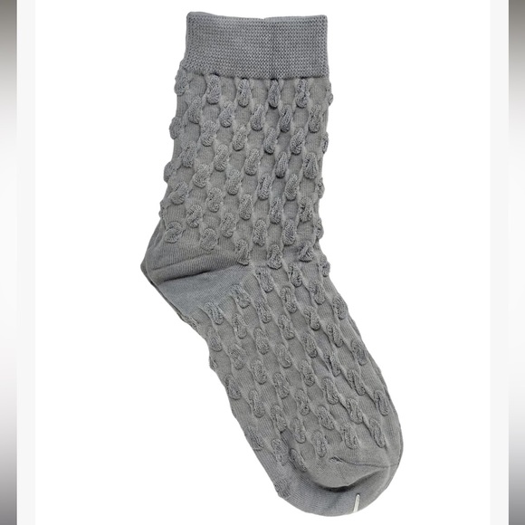 NWT Lida Bubble Texture Gray Crew Socks - Picture 1 of 9